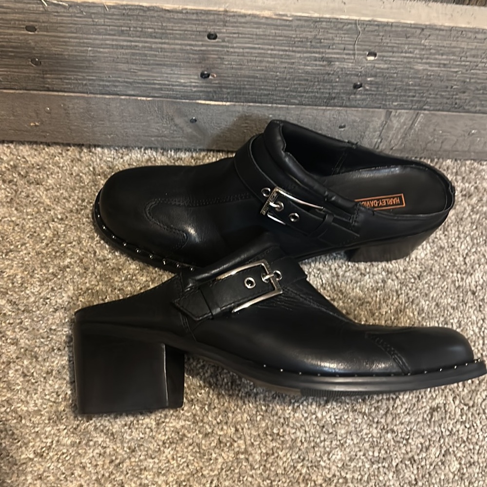 🔥 Harley-Davidson Flame Black Leather Buckle Clog Mules - Picture 3 of 9